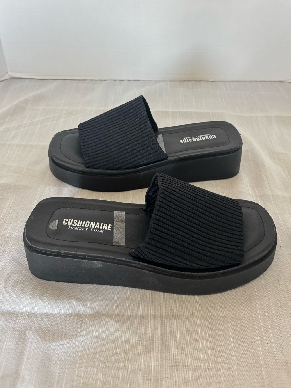 CUSHIONAIRE Pim Wedge Chunky Platform Womens Sandals Size 9M